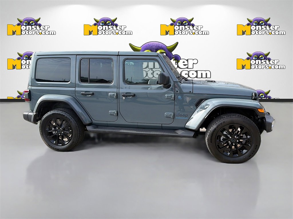 Used 2025 Jeep Wrangler Unlimited Sahara image 4