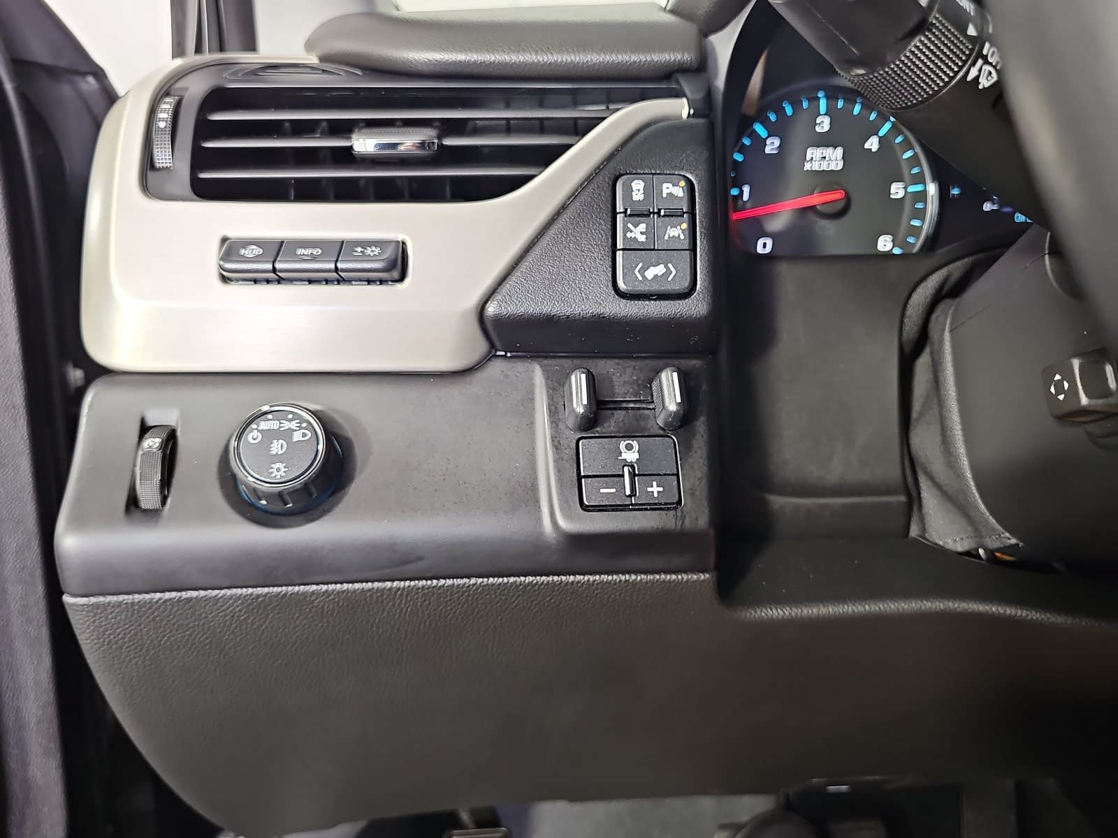 Used 2019 GMC Yukon Denali w/ Denali Ultimate Package RWD image 24