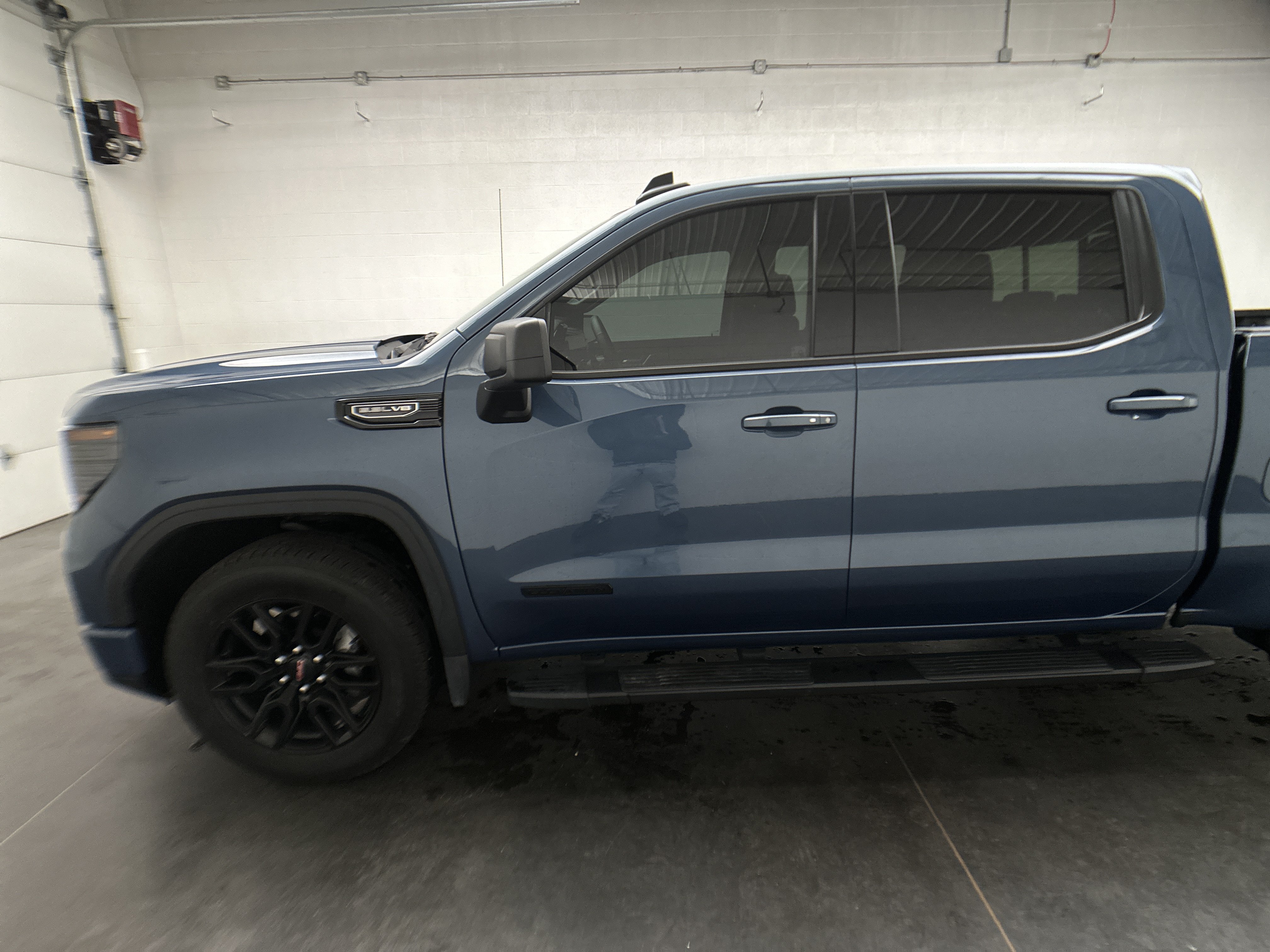 Used 2026 GMC Sierra 1500 Elevation w/ LPO, Elevation Black Package AWD/4WD image 5