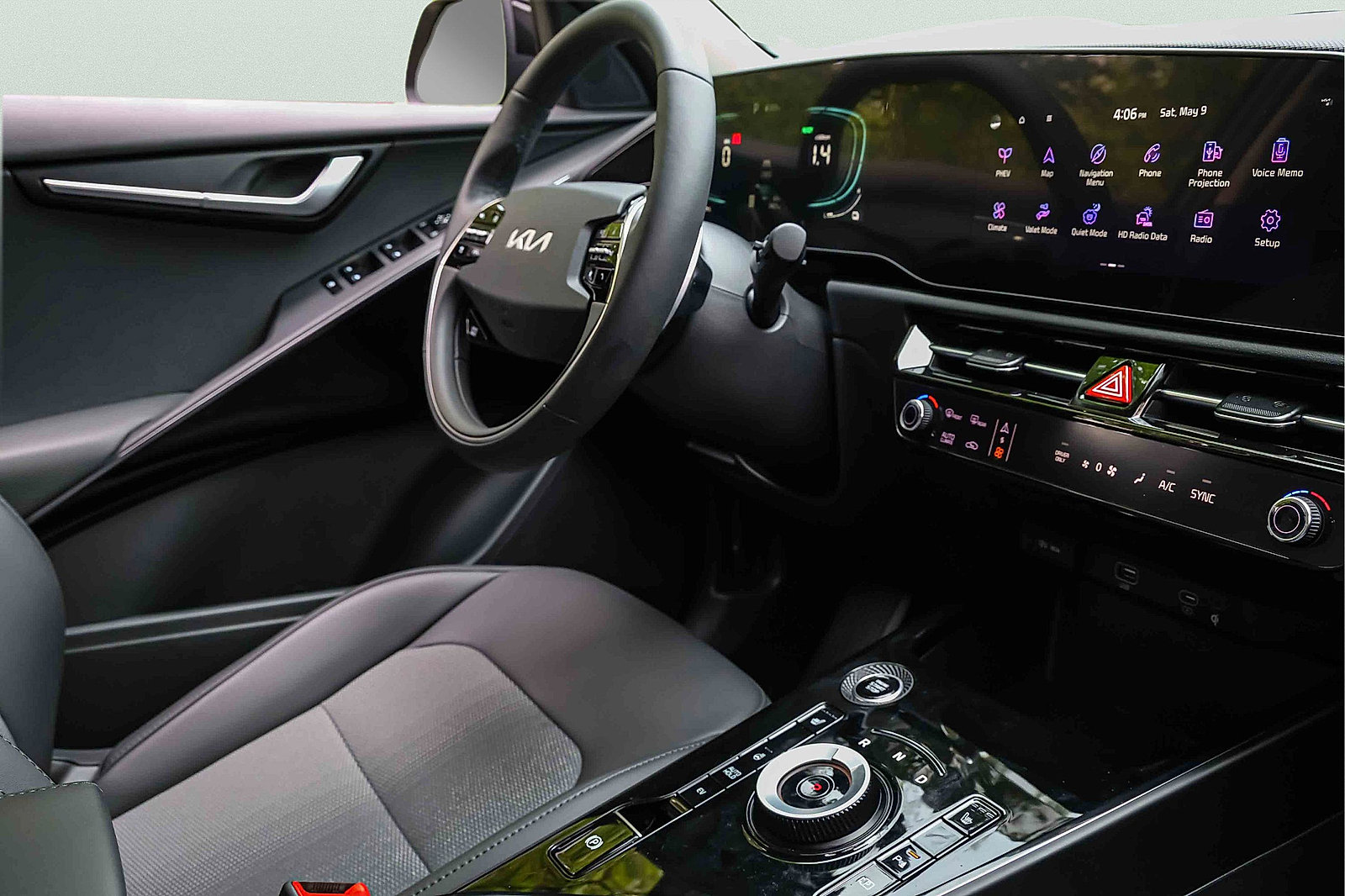 Certified 2025 Kia Niro EX w/ EX Cold Weather Package FWD image 12