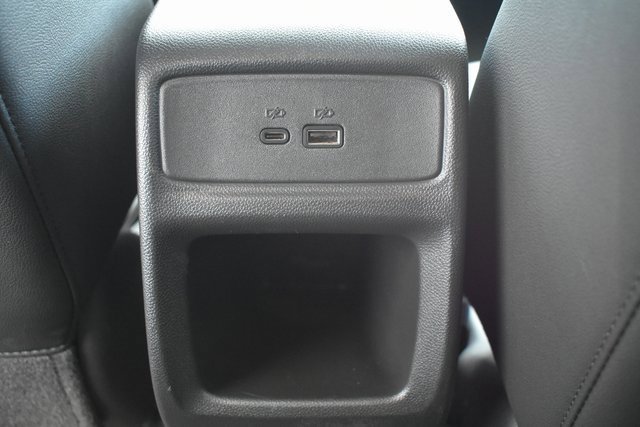 Used 2025 Chevrolet Trax LT w/ LT Convenience Package image 35