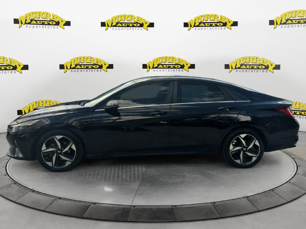Used 2022 Hyundai Elantra Limited FWD image 2
