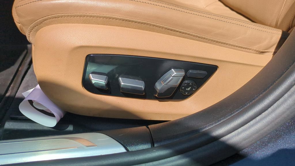 Used 2018 BMW 740e xDrive image 26