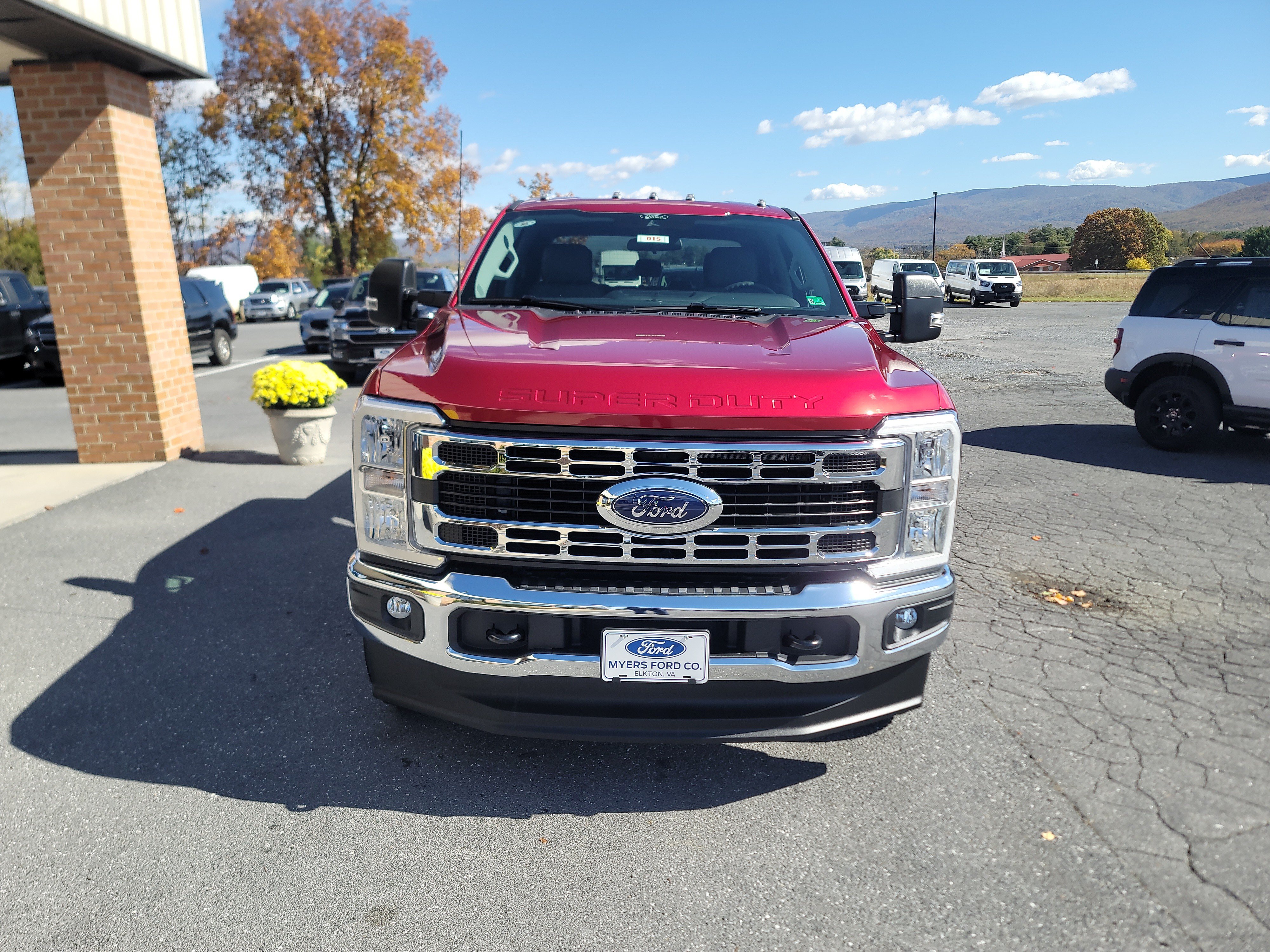 New 2026 Ford F350 XLT w/ FX4 Off-Road Package AWD/4WD image 3