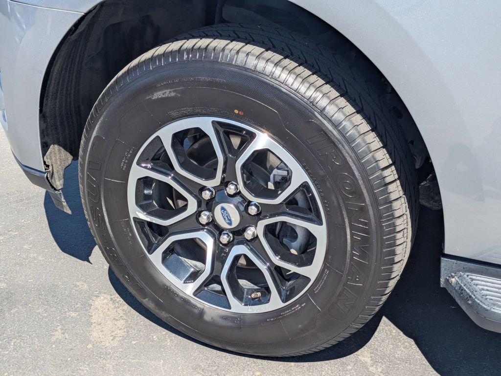 Used 2024 Ford Expedition Max XLT image 11