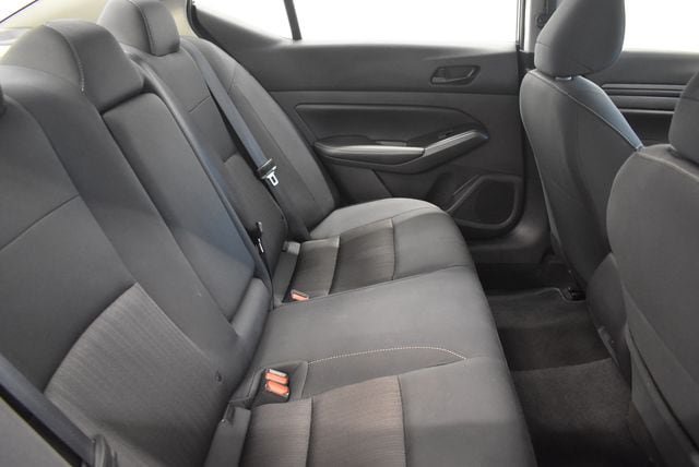 Used 2025 Nissan Altima 2.5 SV FWD image 17