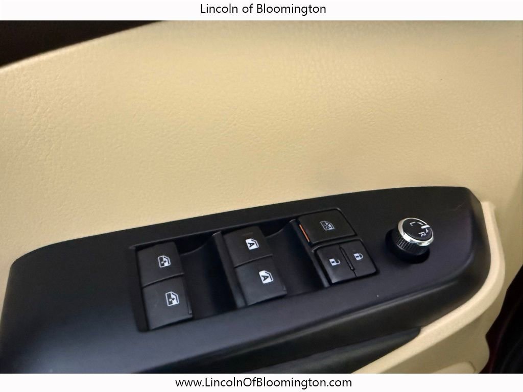 Used 2015 Toyota Highlander XLE image 28