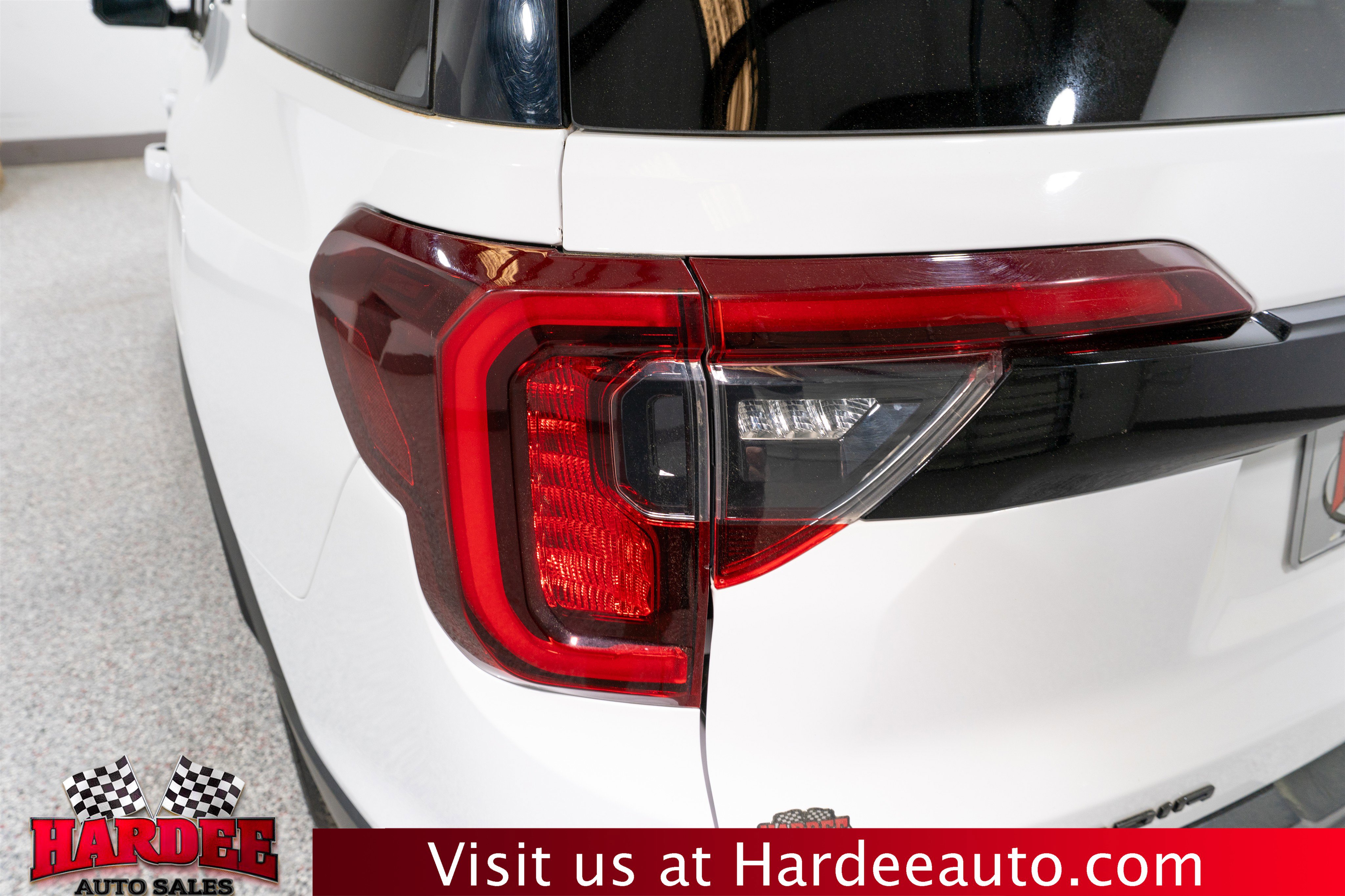 Used 2021 GMC Acadia SLE w/ Elevation Edition image 9