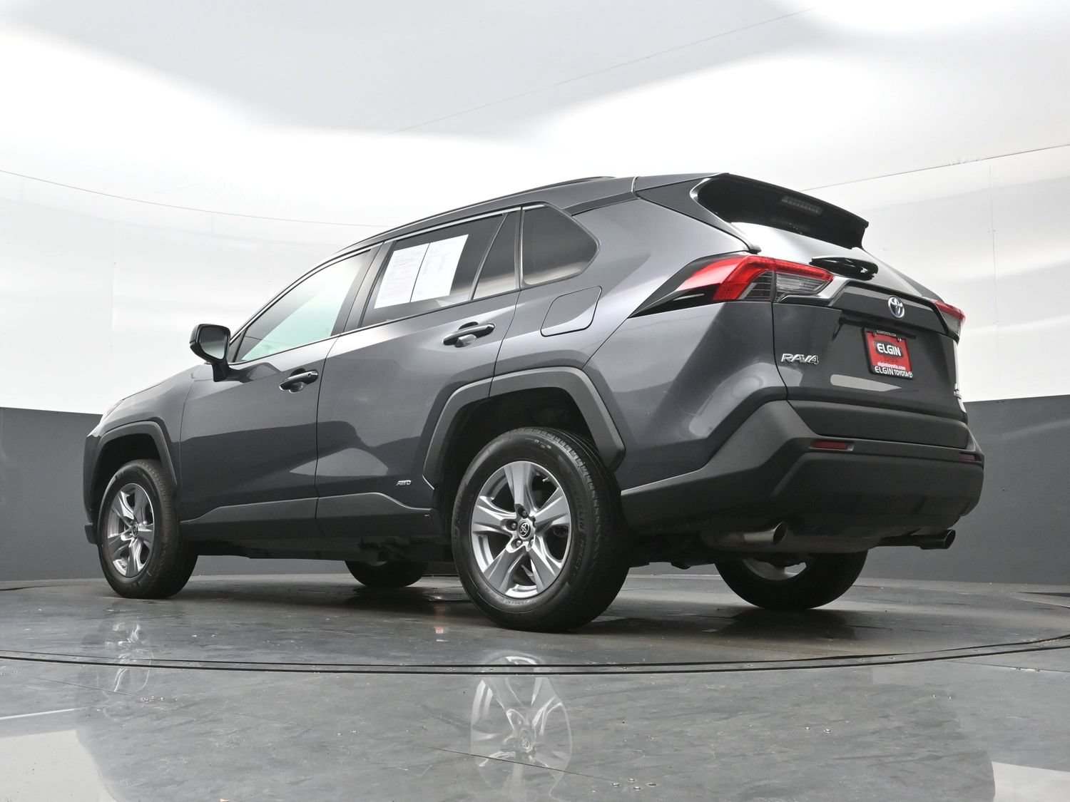 Used 2022 Toyota RAV4 LE AWD/4WD image 28