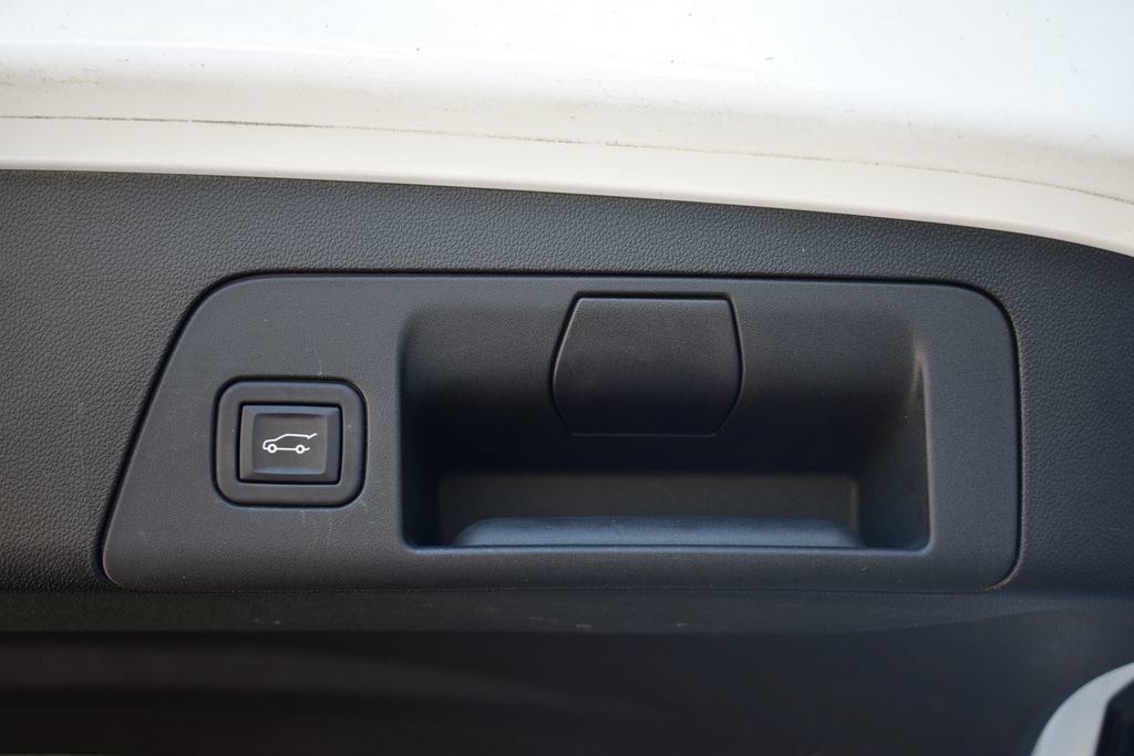 Used 2023 Buick Envision Essence w/ Sport Touring Package FWD image 31