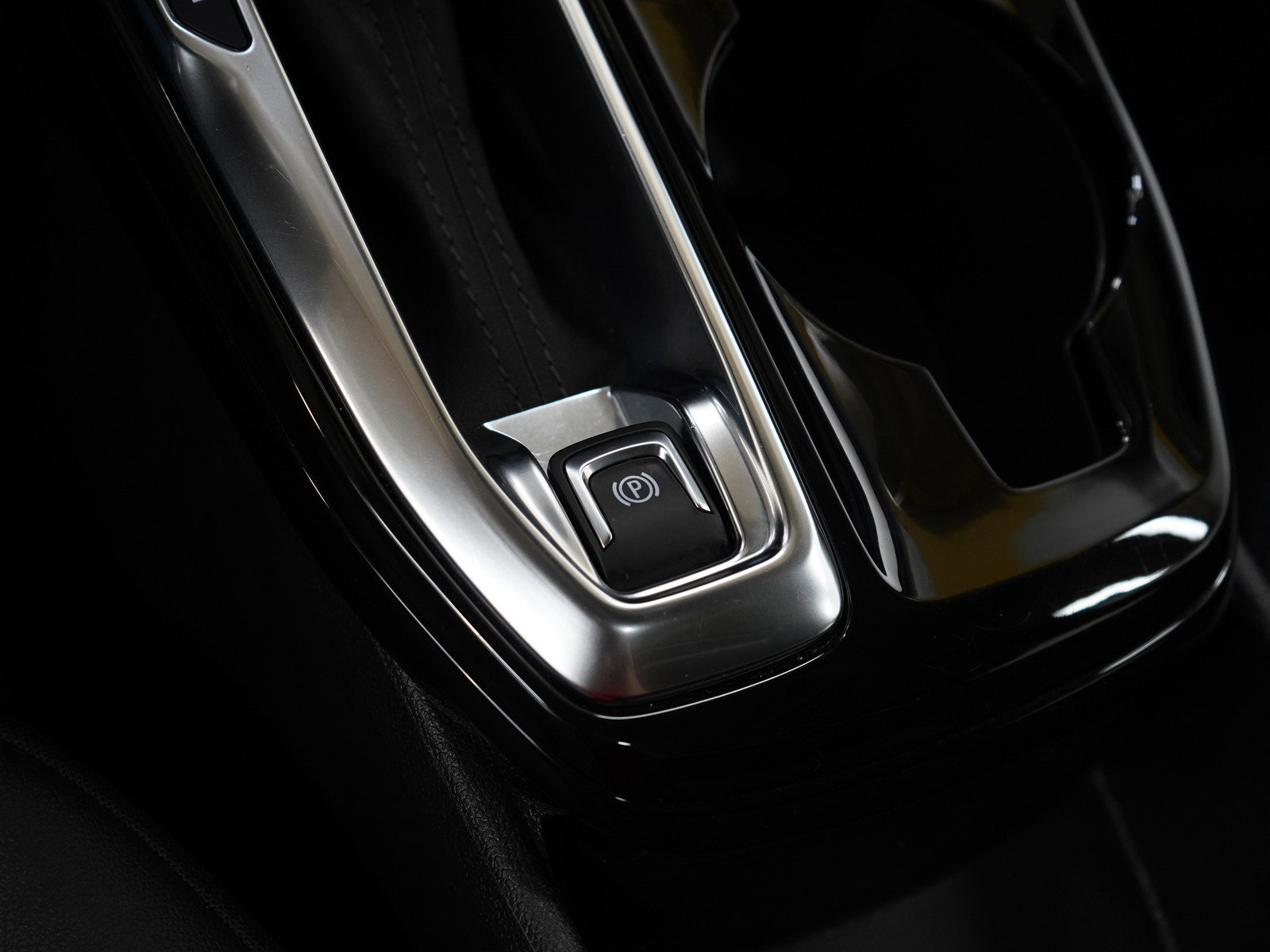 Used 2024 Chevrolet Trax LT w/ Sunroof Package image 24