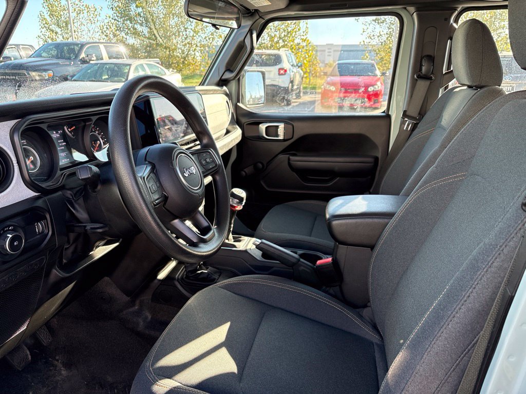Used 2024 Jeep Wrangler Unlimited Sport AWD/4WD image 10