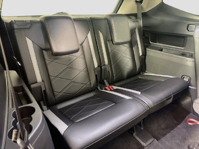 Certified 2024 Volkswagen Atlas Peak Edition SE AWD/4WD image 30