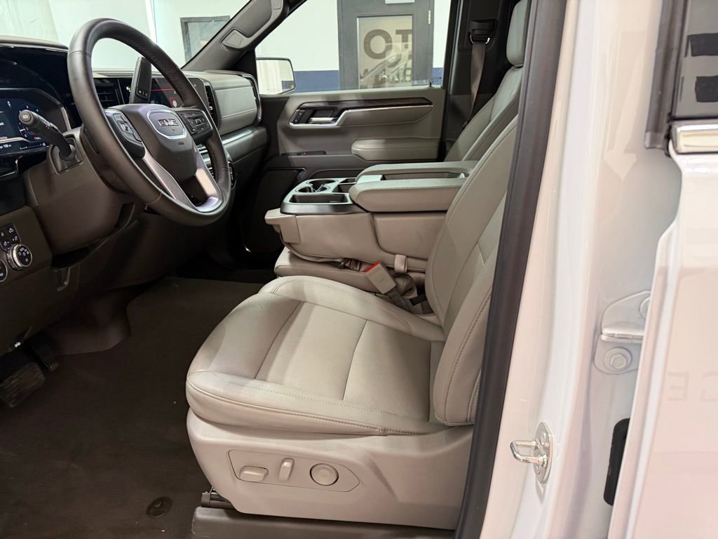 Used 2024 GMC Sierra 1500 SLT image 13