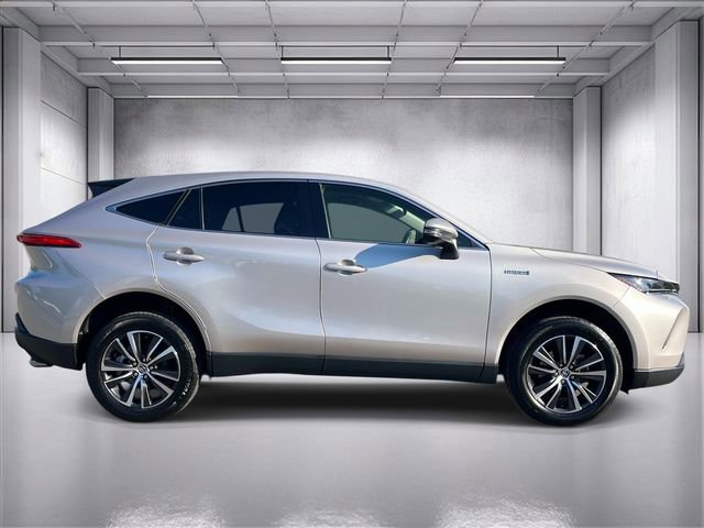 Used 2021 Toyota Venza LE AWD/4WD image 2