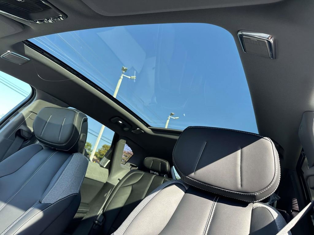 New 2025 Cadillac Optiq Sport 1 AWD/4WD image 17