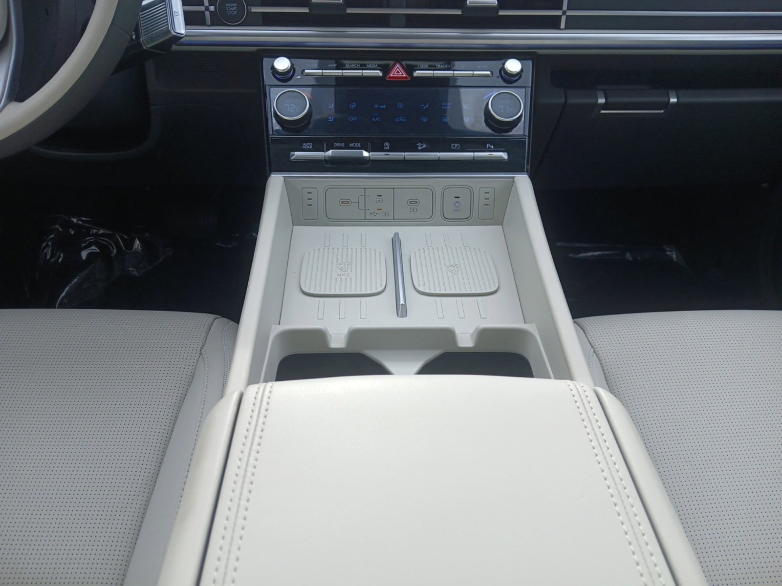 Certified 2024 Hyundai Santa Fe Calligraphy image 11