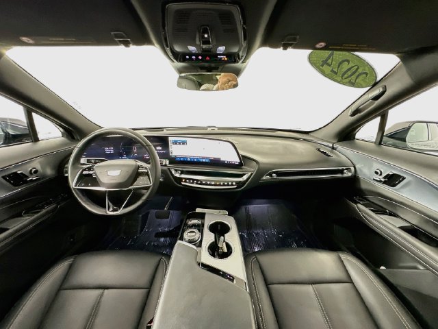 Used 2024 Cadillac Lyriq Tech AWD/4WD image 11