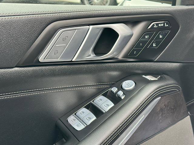 Certified 2022 BMW X7 xDrive40i w/ M Sport Package image 16