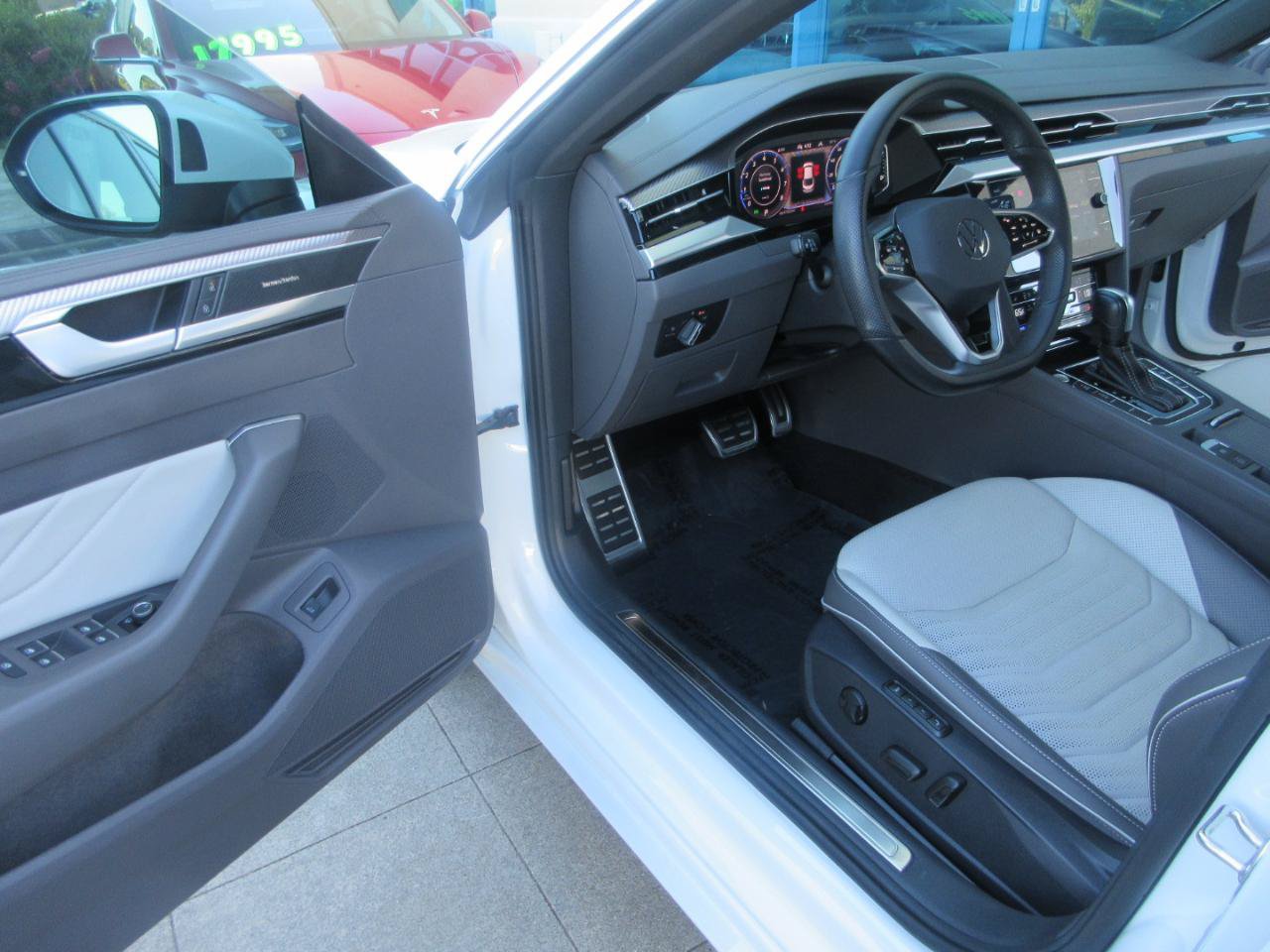 Used 2023 Volkswagen Arteon SEL Premium AWD/4WD image 6
