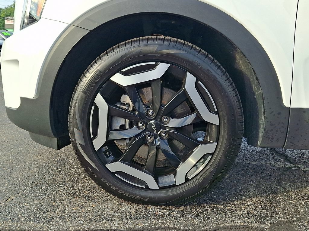 Certified 2025 Kia Telluride EX w/ EX Captain's Chair Package AWD/4WD image 10