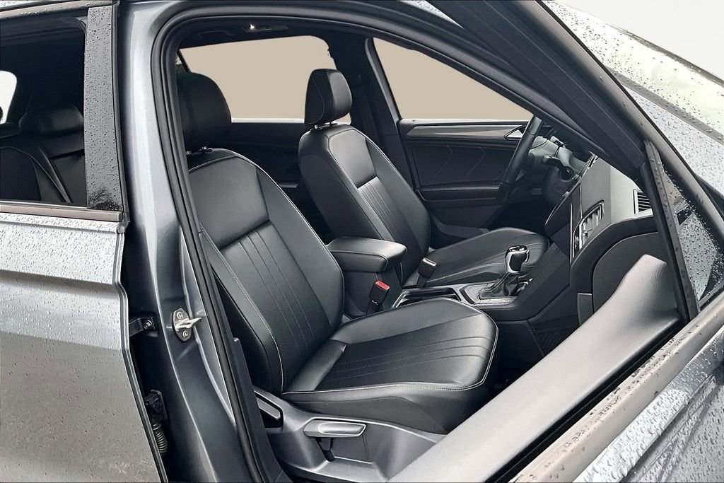 Used 2024 Volkswagen Tiguan SE R-Line image 7