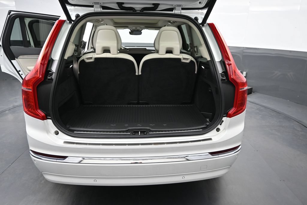 Used 2024 Volvo XC90 T8 Plus w/ Protection Package Premier AWD/4WD image 17