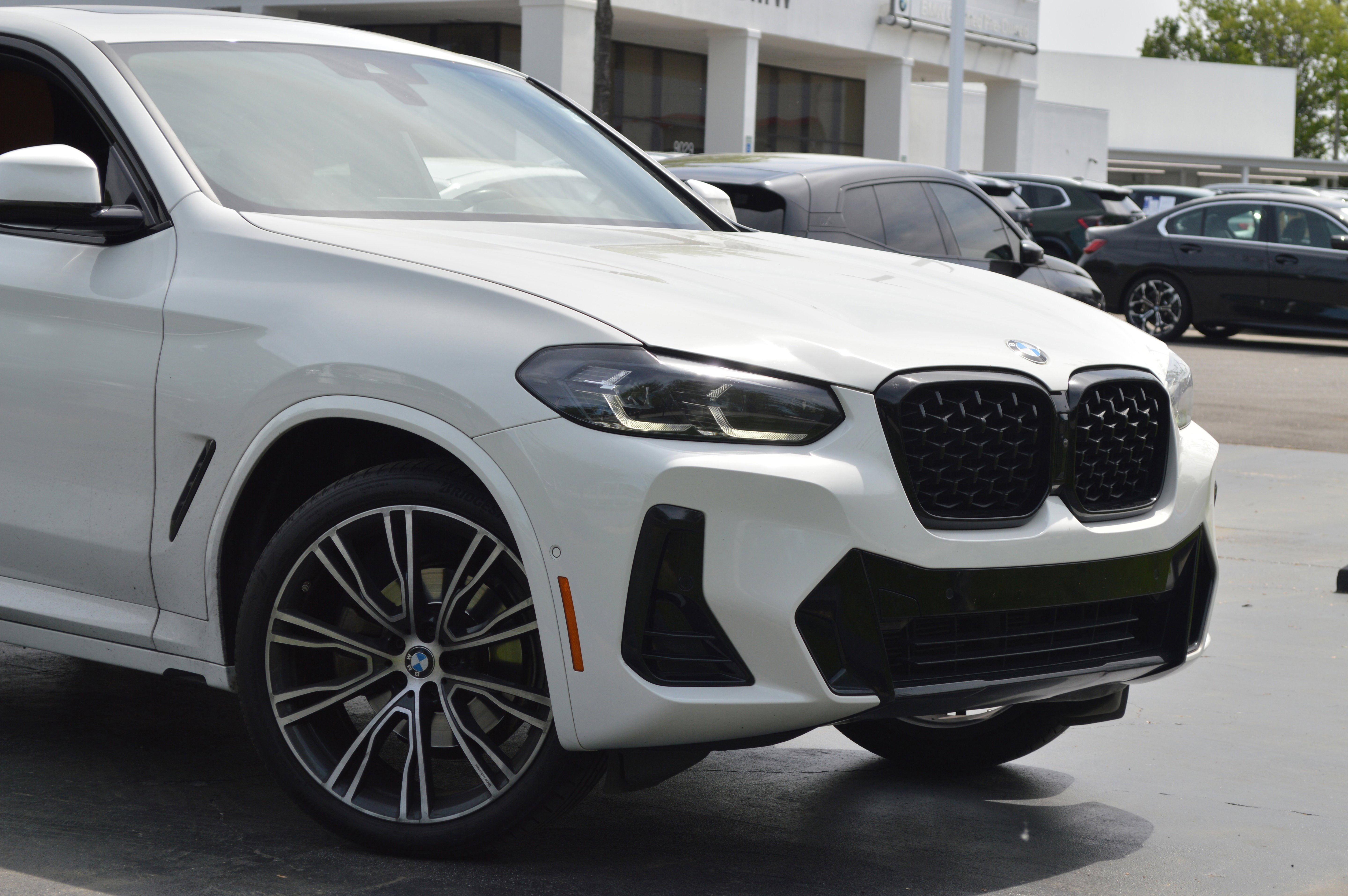 Used 2023 BMW X4 xDrive30i w/ M Sport Package image 2