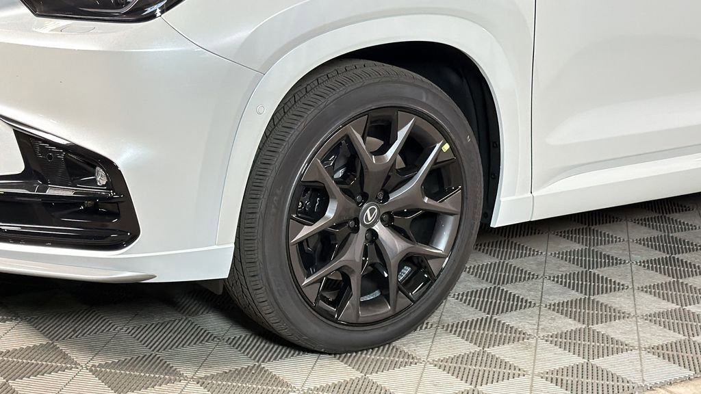 New 2026 Lexus TX 500h AWD image 4