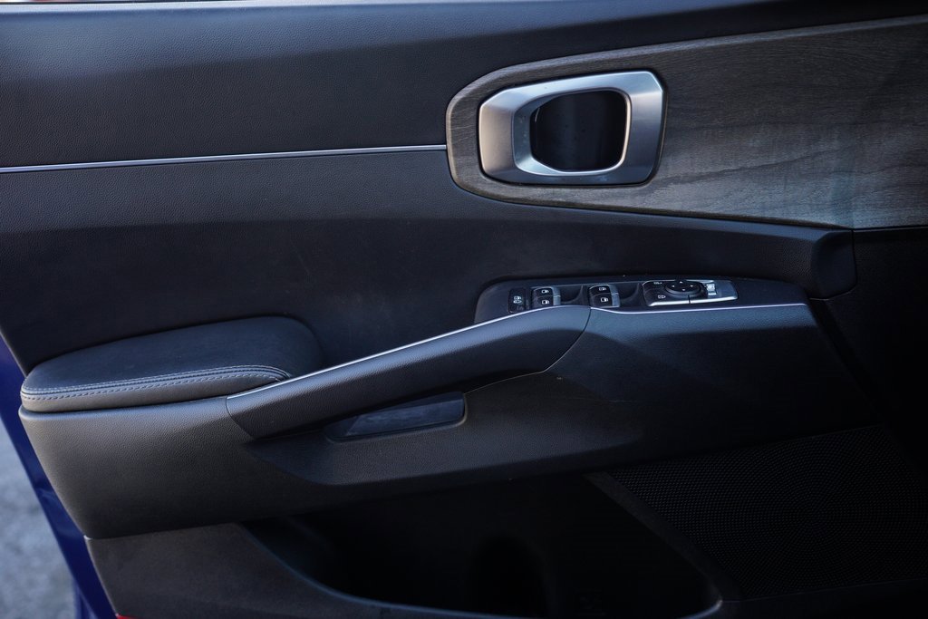 Used 2023 Kia Sorento EX image 32