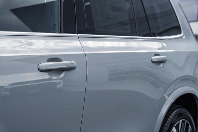 New 2026 Volvo XC90 B6 Ultra w/ Protection Package image 16