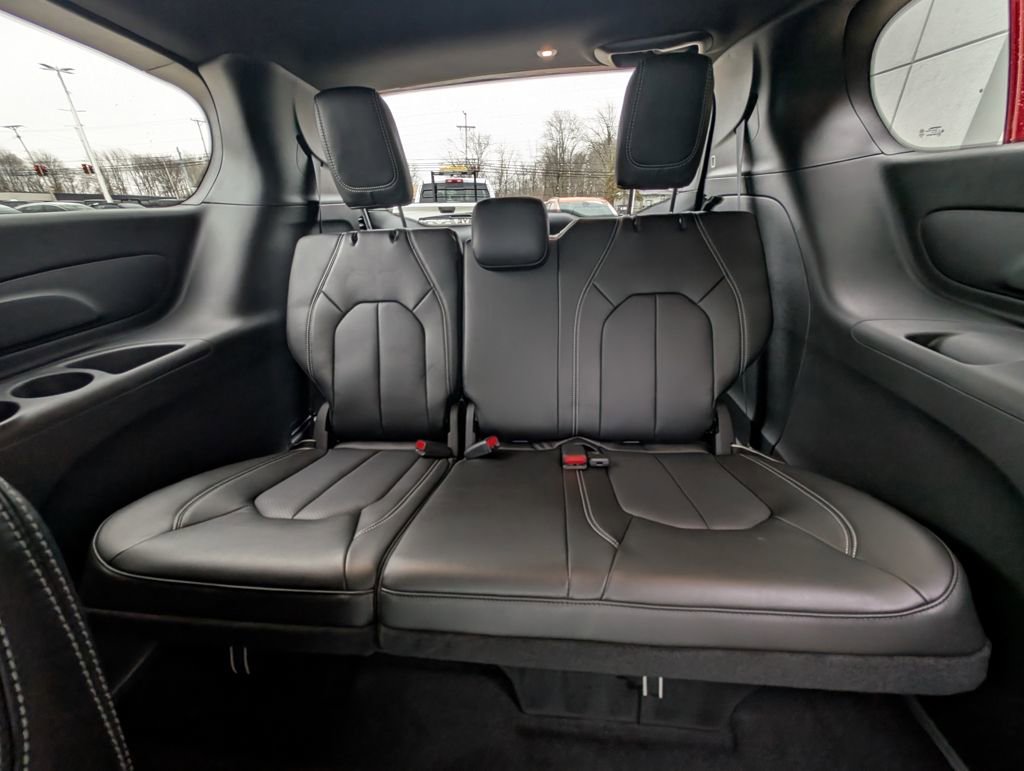 New 2026 Chrysler Pacifica Select w/ S Appearance Package image 17