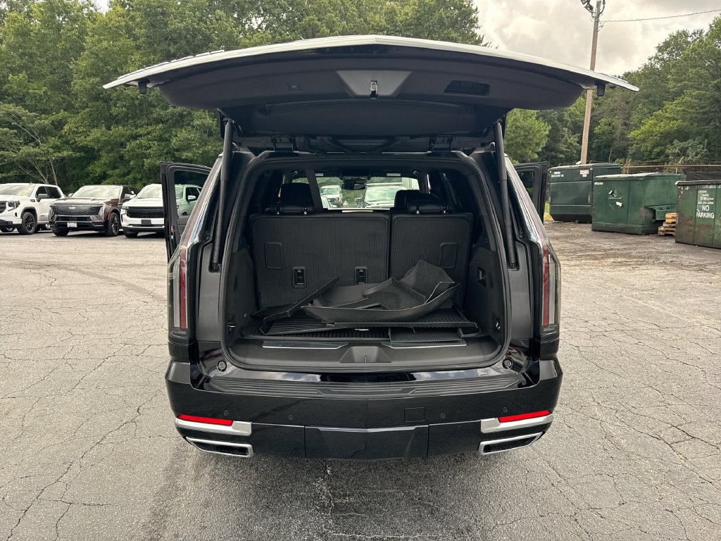 Used 2025 Cadillac Escalade Luxury w/ LPO, Floor Liner Package AWD/4WD image 35