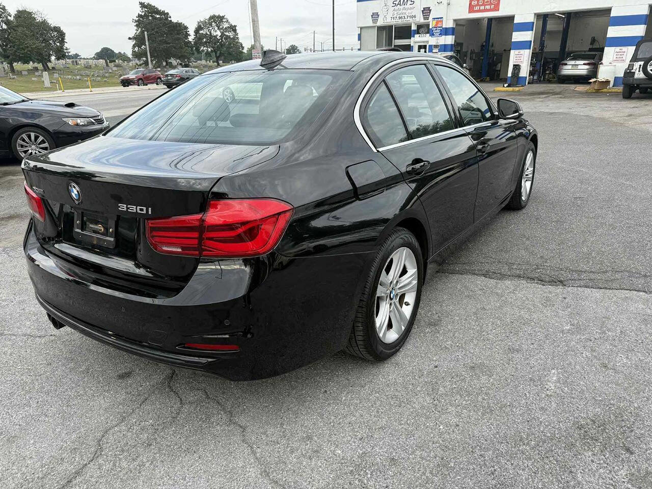 Used 2017 BMW 330i xDrive Sedan image 5
