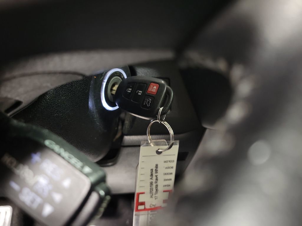 Used 2017 Toyota RAV4 XLE image 15