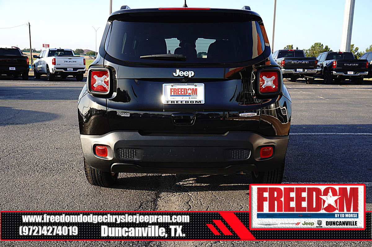Used 2020 Jeep Renegade Latitude FWD image 4
