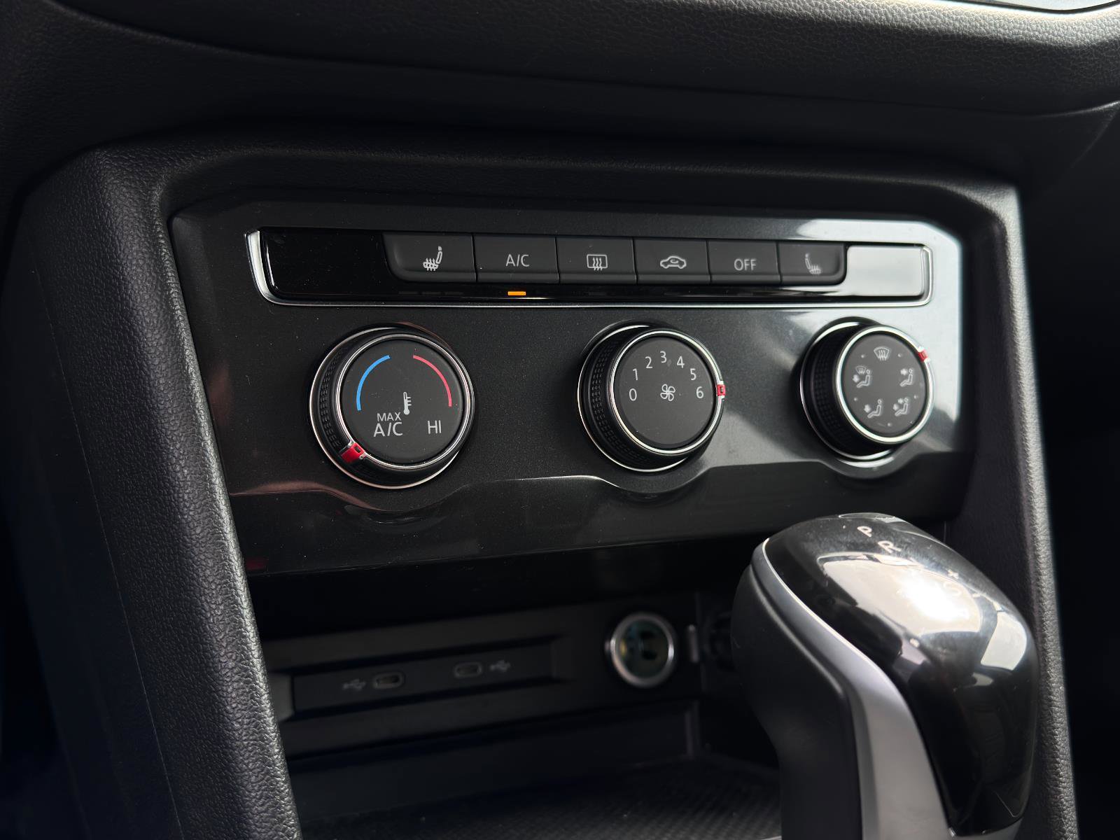 Used 2022 Volkswagen Tiguan S image 21