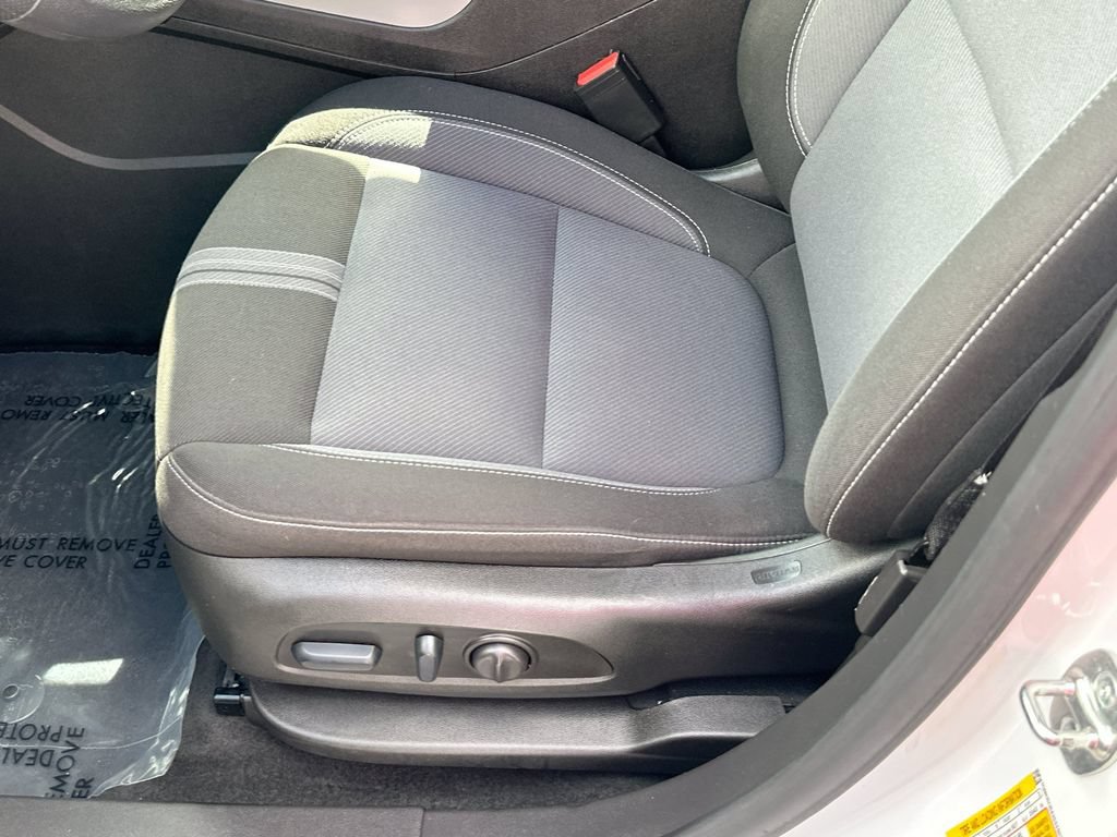 Certified 2025 Chevrolet Blazer LT FWD image 18