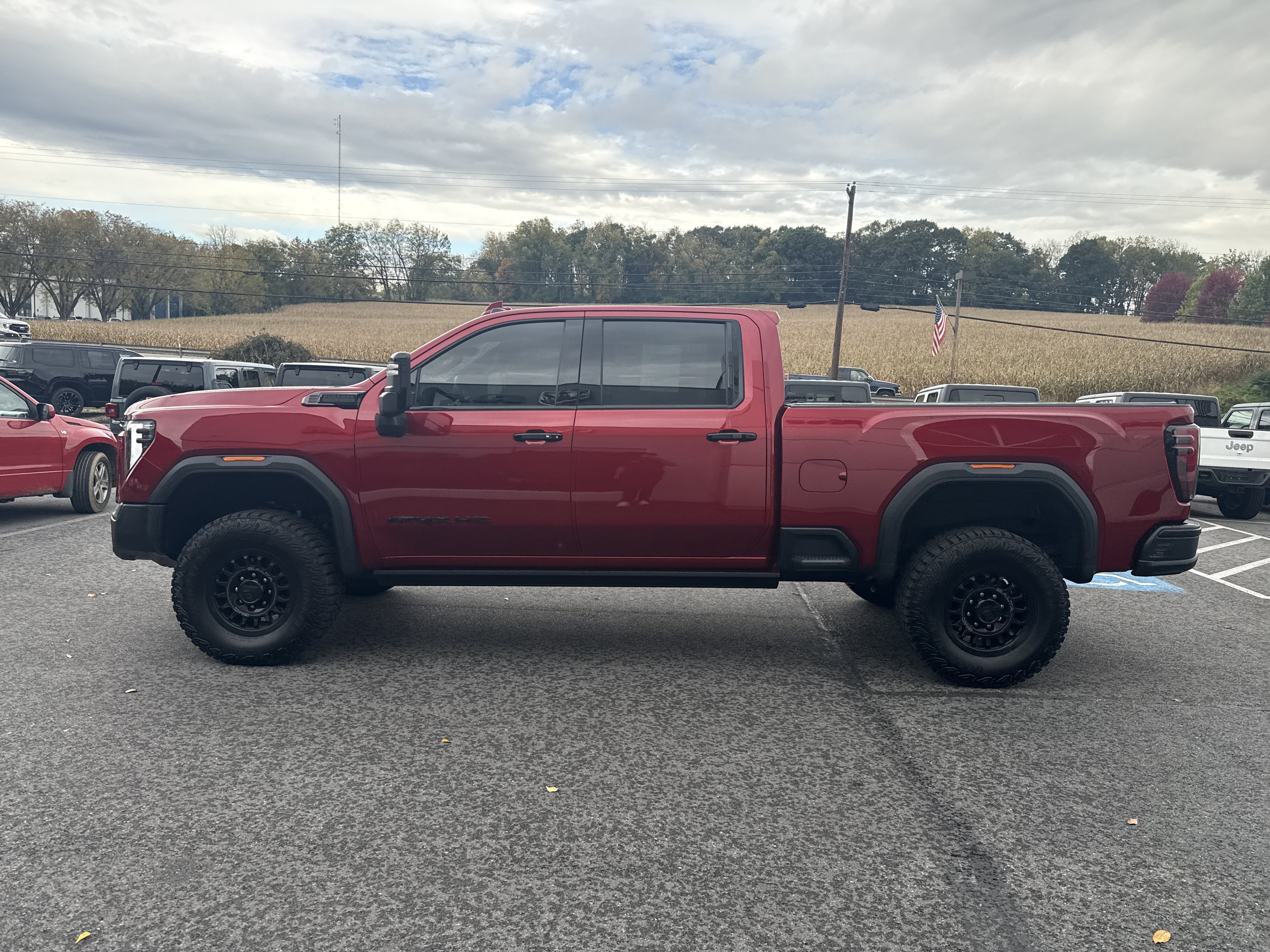 Used 2024 GMC Sierra 2500 AT4X w/ AT4X AEV Edition AWD/4WD image 7