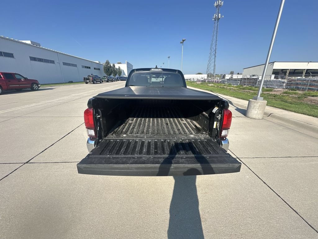 Used 2020 Toyota Tacoma SR5 AWD/4WD image 26