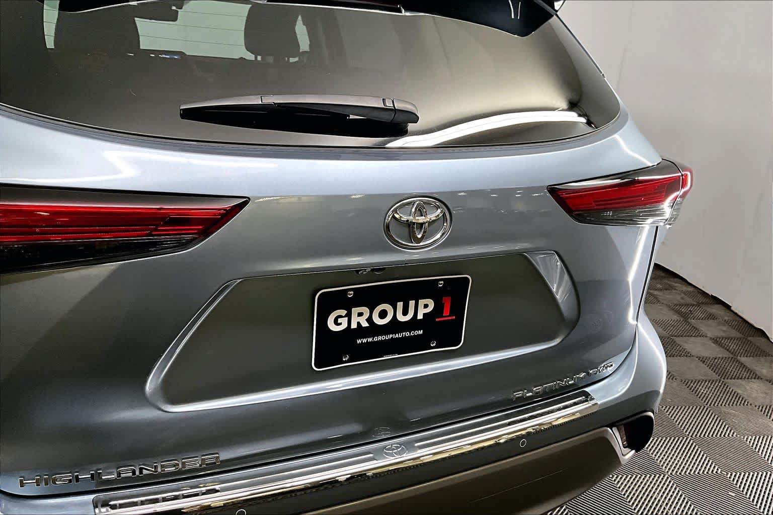 Used 2022 Toyota Highlander Platinum AWD/4WD image 31