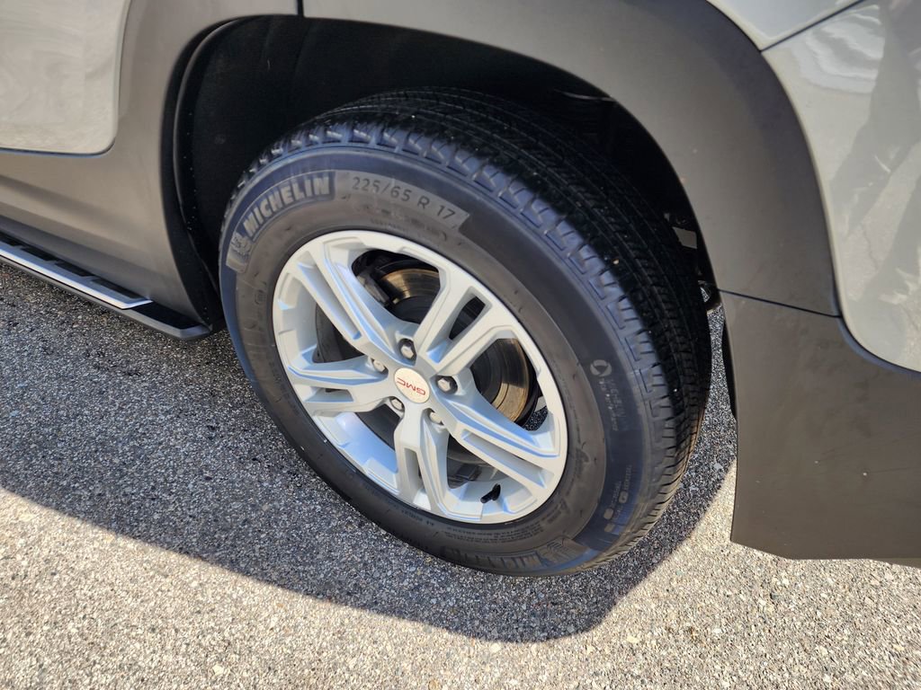 Certified 2023 GMC Terrain SLE w/ Driver Convenience Package image 9