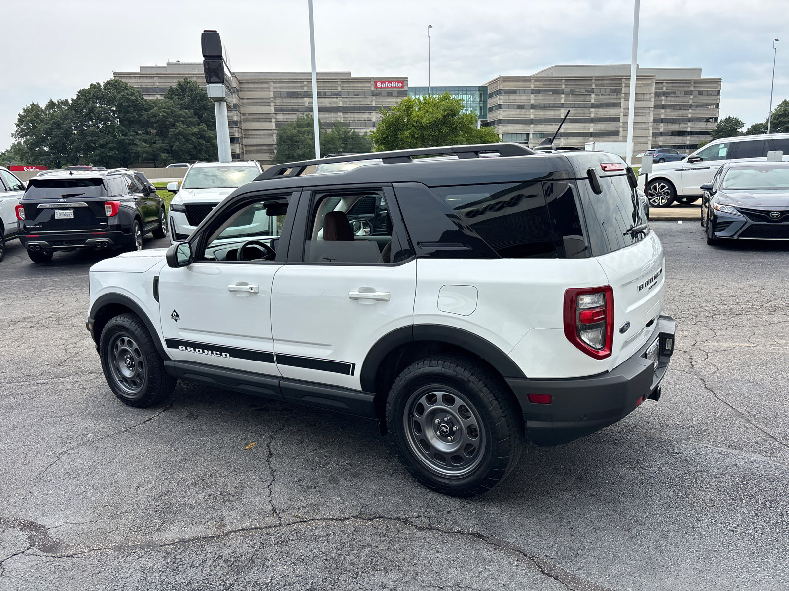 Used 2024 Ford Bronco Sport Outer Banks AWD/4WD image 5