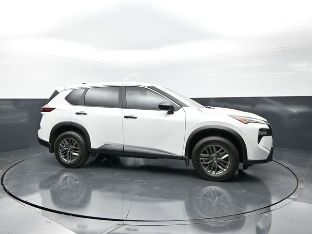 Certified 2025 Nissan Rogue S image 6