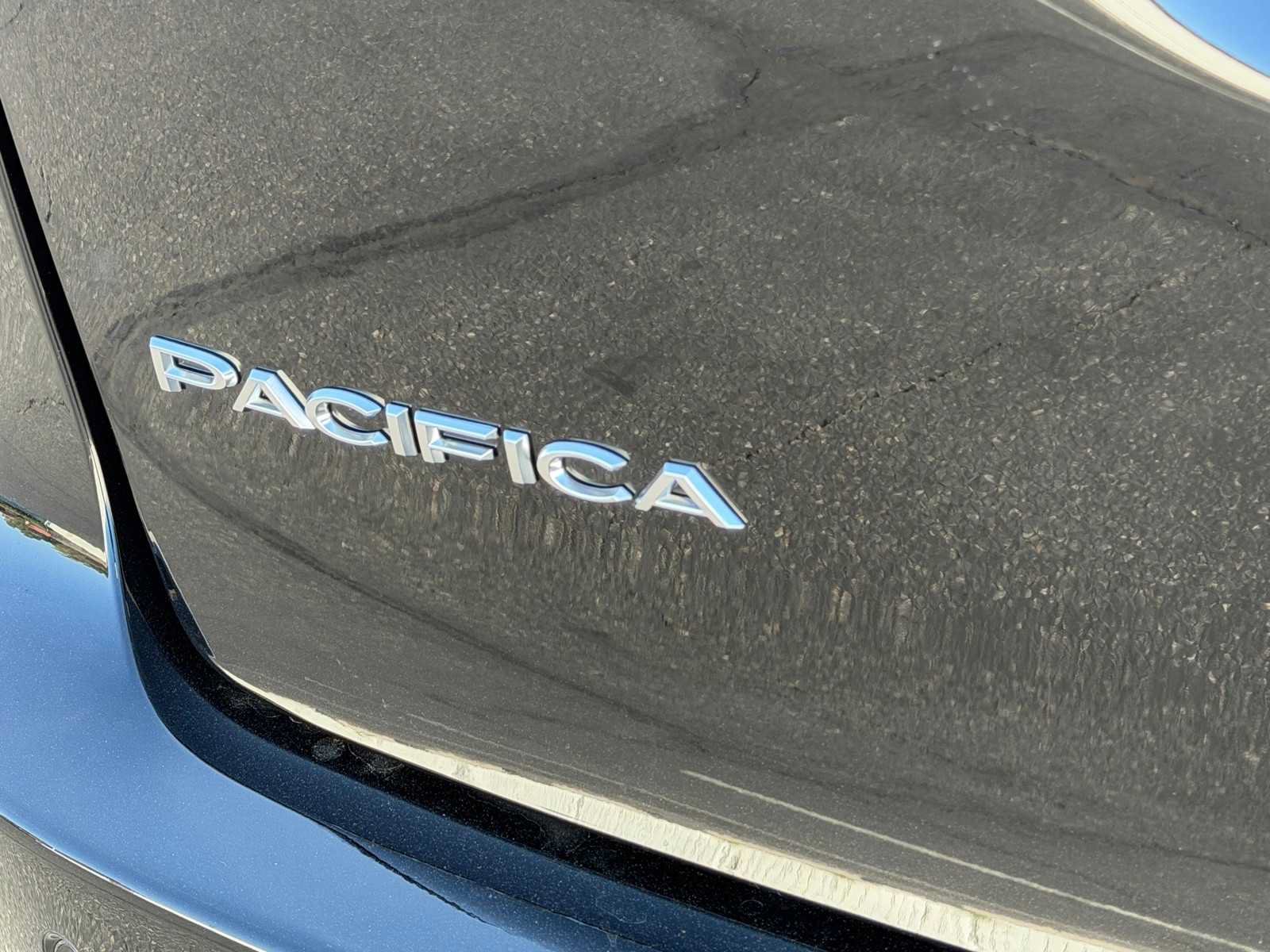 New 2026 Chrysler Pacifica Pinnacle AWD/4WD image 32