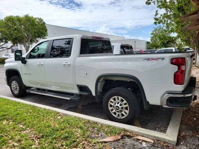 Used 2025 Chevrolet Silverado 2500 LT w/ Convenience Package AWD/4WD image 5