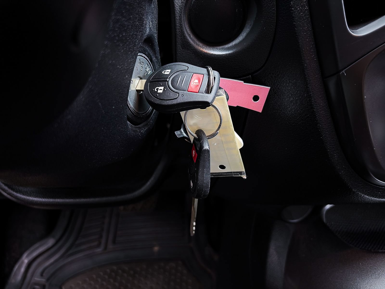 Used 2014 Nissan Juke S FWD image 17