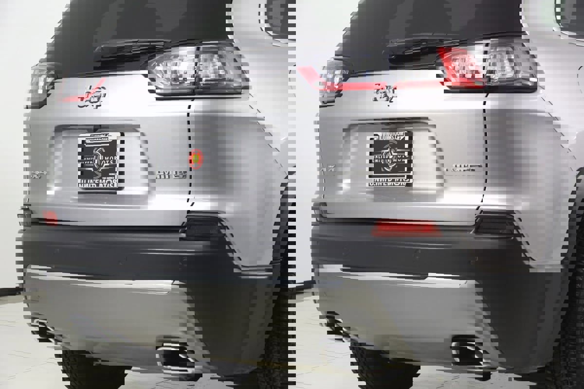 Used 2020 Jeep Cherokee Limited image 41