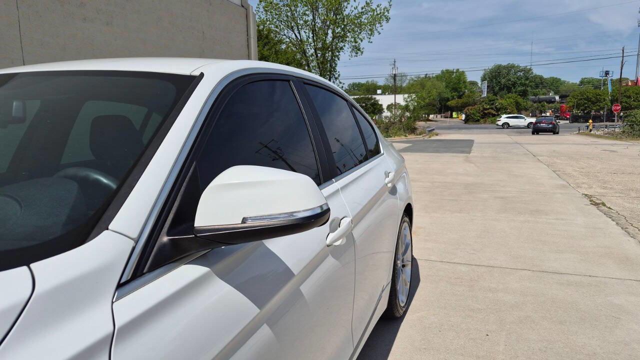 Used 2015 BMW 320i Sedan RWD image 16