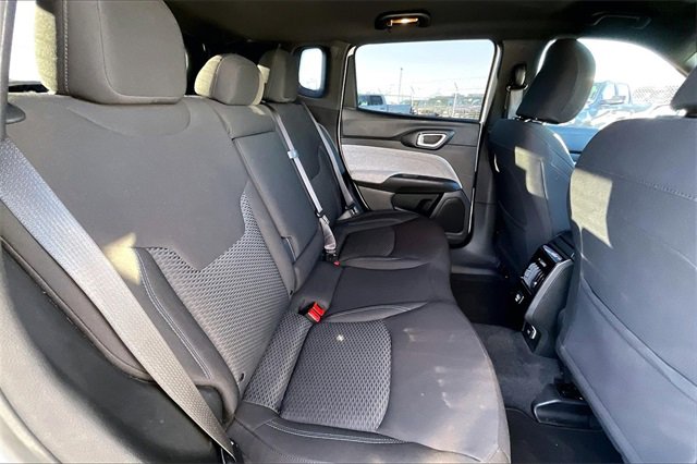 Certified 2025 Jeep Compass Sport image 29